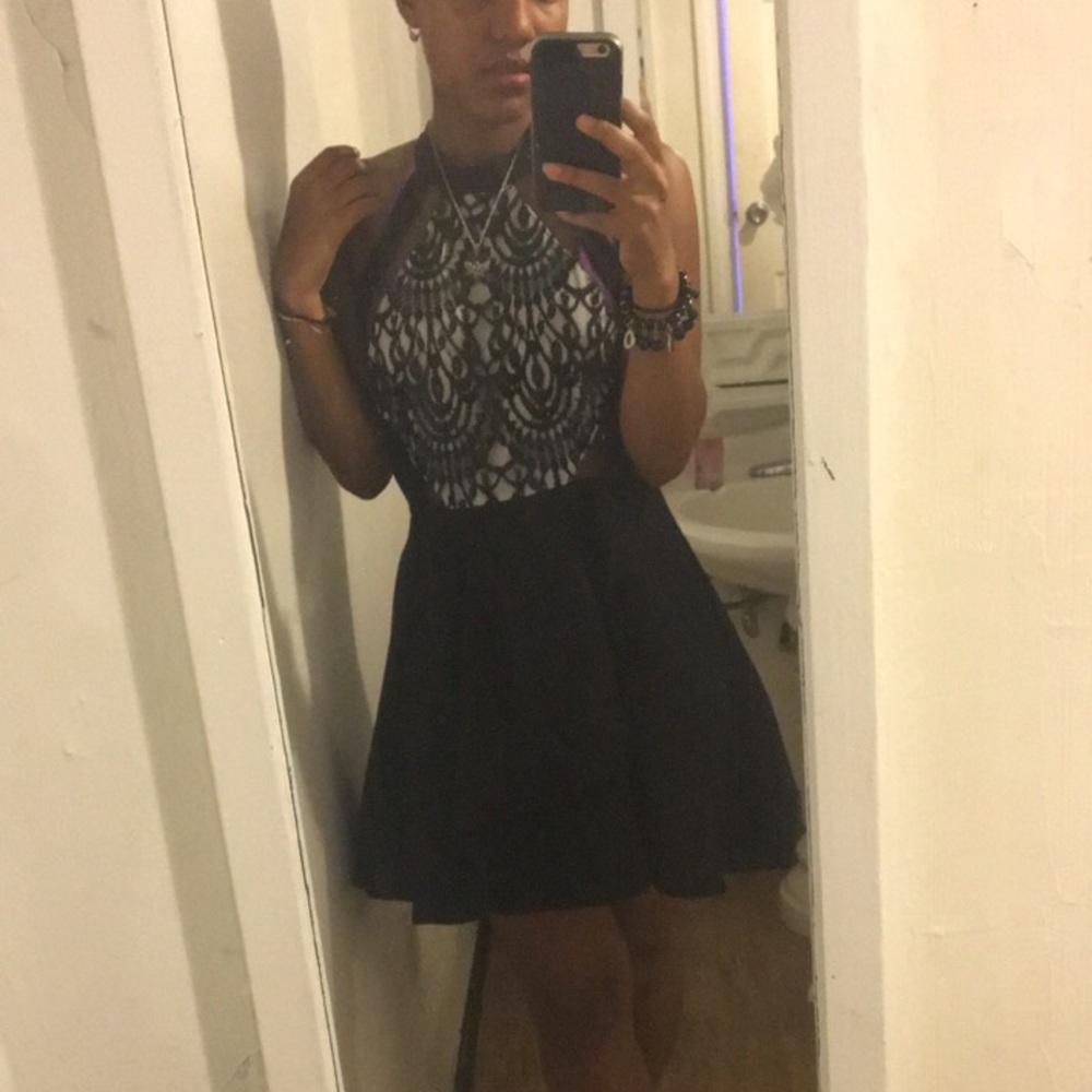 Dress - Picture 2 of 2